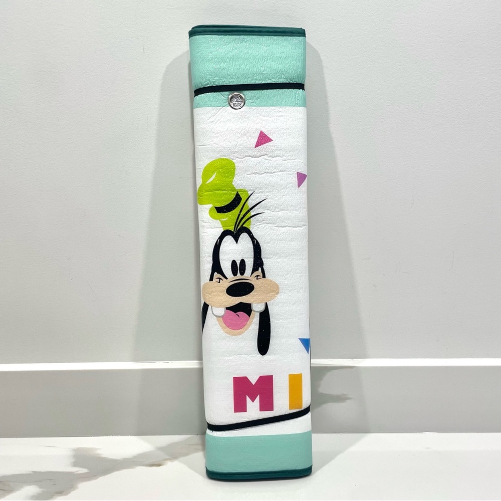 🔵3/$25 NEW Disney Mickey & Friends Car Windshield Sun Shade